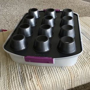 Muffin or Cupcake Pan and Carrier